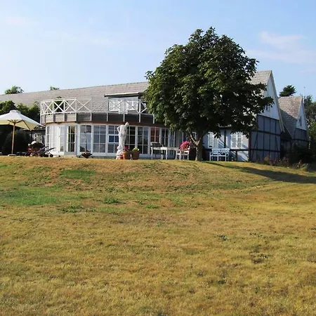 1st Seaside Bed & Breakfast