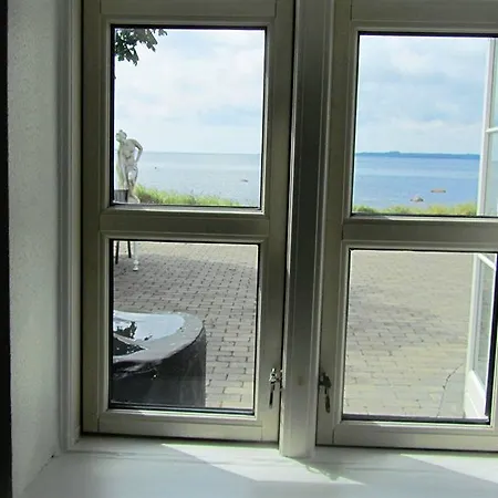 Bed & Breakfast 1st Seaside 2*